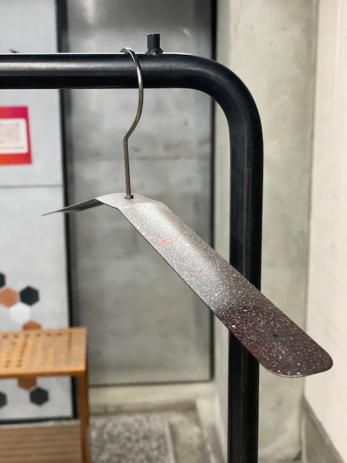 hunger_brown_2 創作板金屋オーダーメイド・ステンレスハンガー(ブラウン)