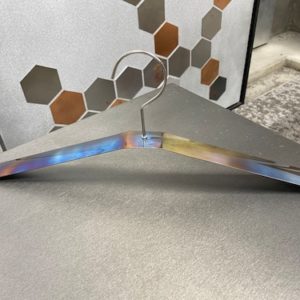 創作板金屋オーダーメイド・ステンレスハンガー（サイケデリック）