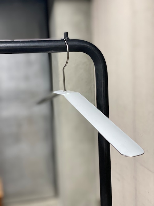 hunger_white_1 創作板金屋オーダーメイド・ステンレスハンガー(ホワイト)