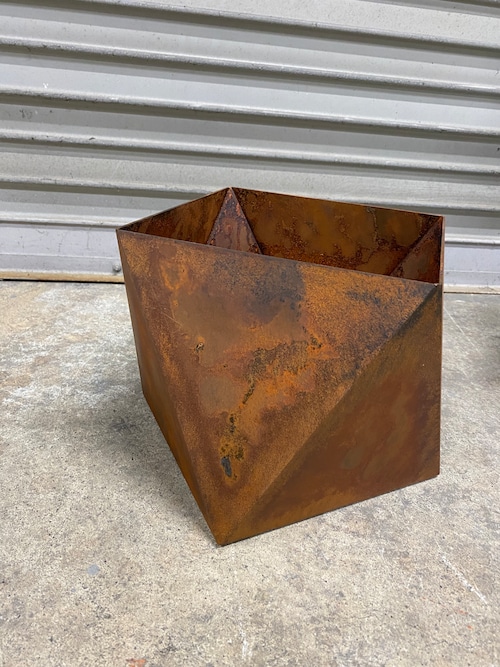 uekibachi-3 創作板金制作・植木鉢